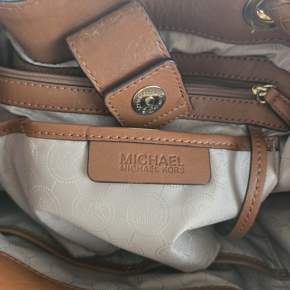 MICHAEL Michael Kors Jet Set Large Gathered Tote Tassels Brown Gold Vanilla - Picture 7 of 9